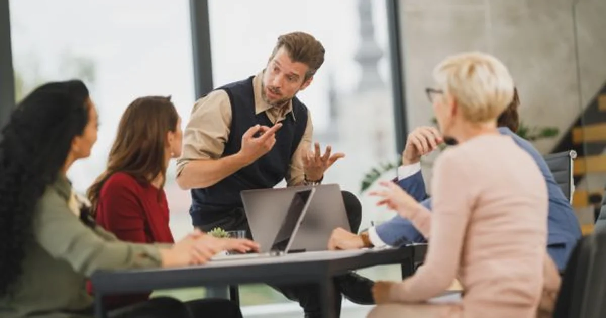 Editorial photograph used as the featured image for Vendor replacement stories: Operating Playbook for Startups (2026).